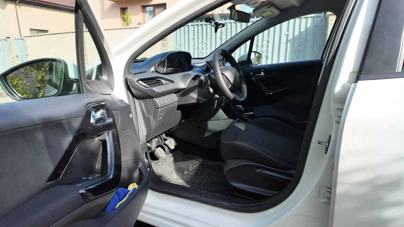 Peugeot 208 Peugeot 208 1.2 VTi 12V PureTech 82 | Mobile.bg � ����������� 10