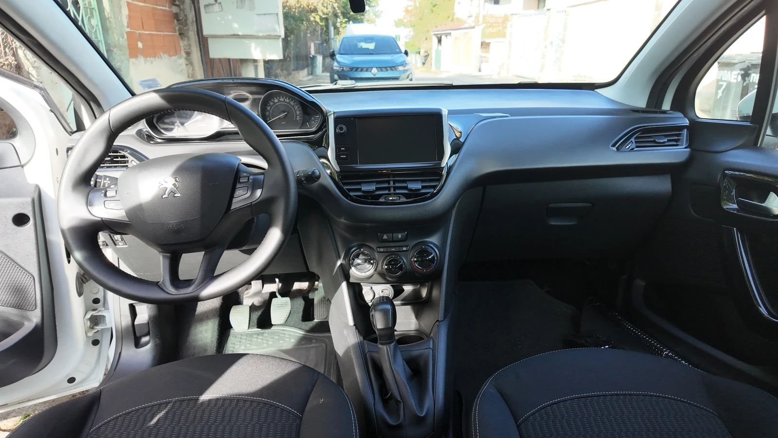 Peugeot 208 Peugeot 208 1.2 VTi 12V PureTech 82 | Mobile.bg � ����������� 11