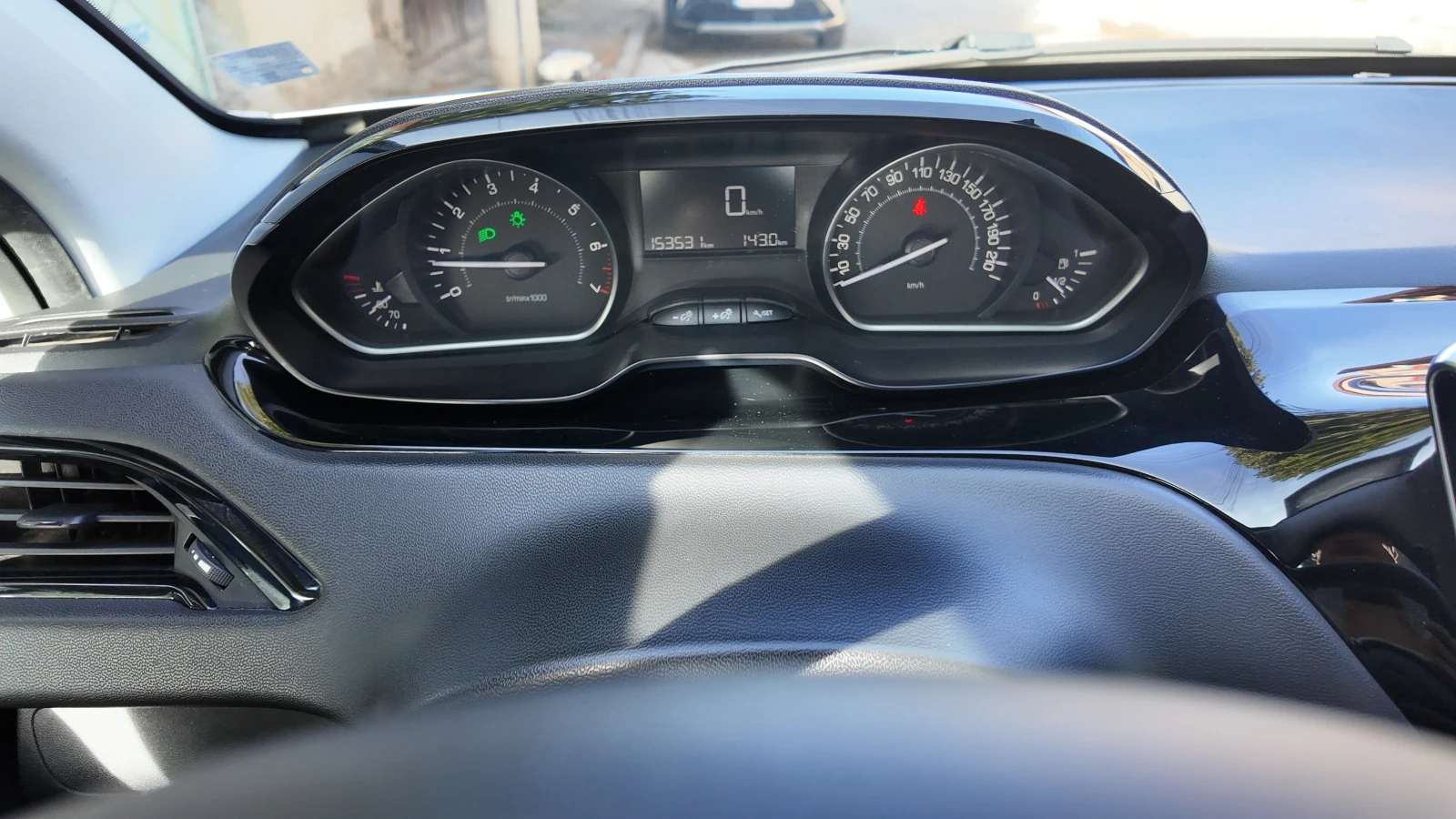 Peugeot 208 Peugeot 208 1.2 VTi 12V PureTech 82 | Mobile.bg � ����������� 15