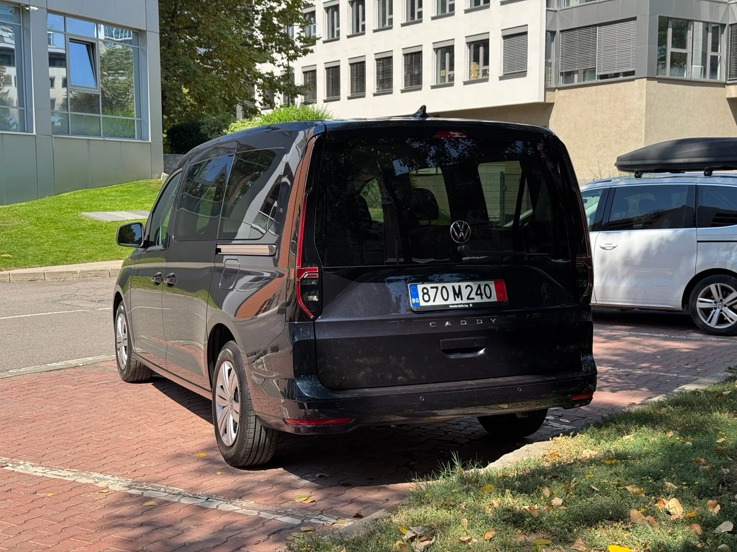 VW Caddy, снимка 3 - Автомобили и джипове - 56421127