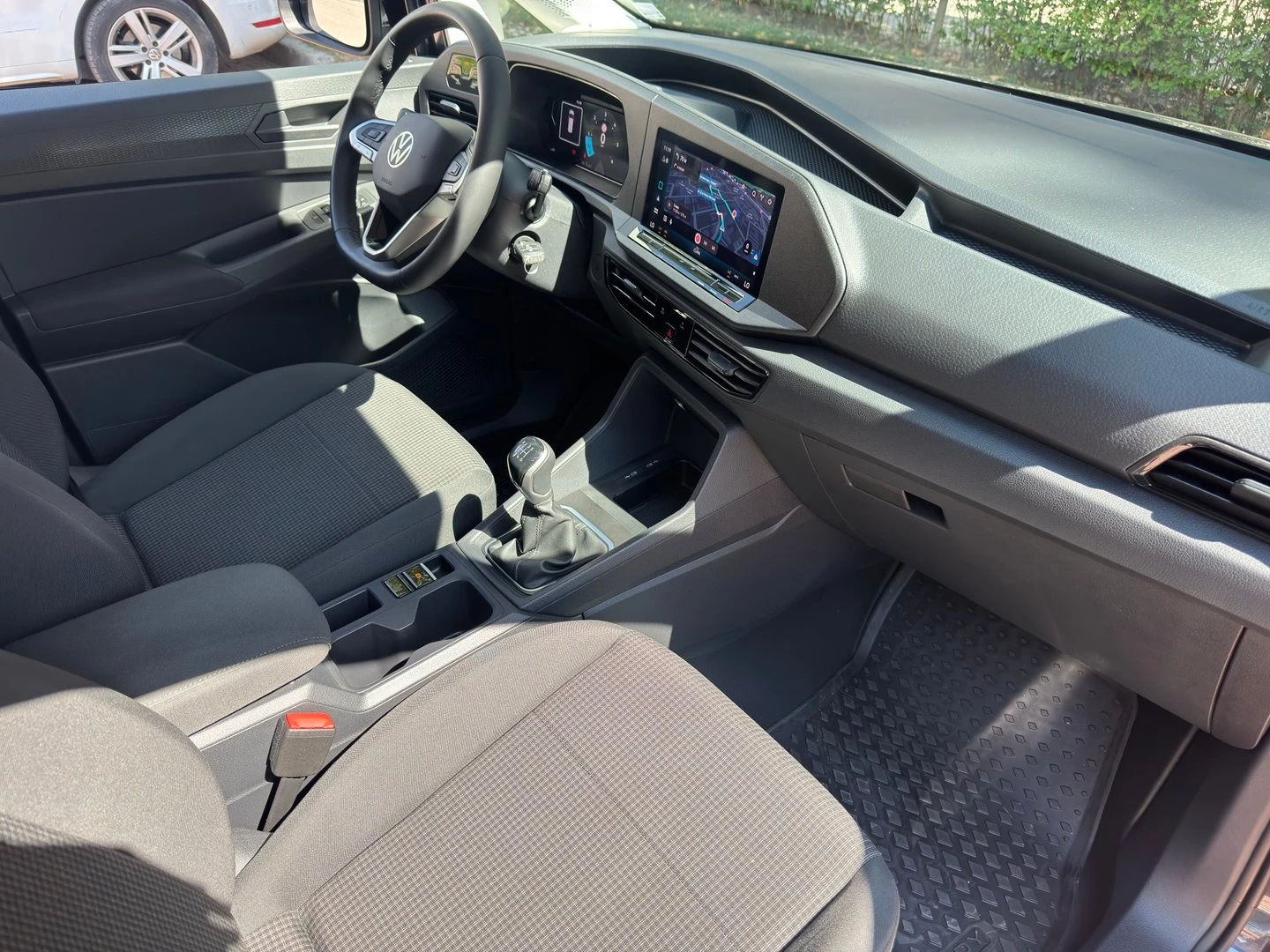 VW Caddy, снимка 7 - Автомобили и джипове - 56421127