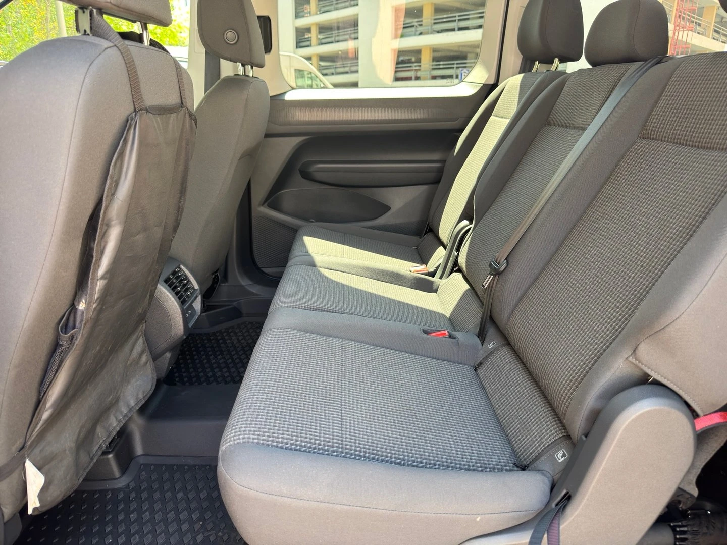VW Caddy, снимка 10 - Автомобили и джипове - 56421127