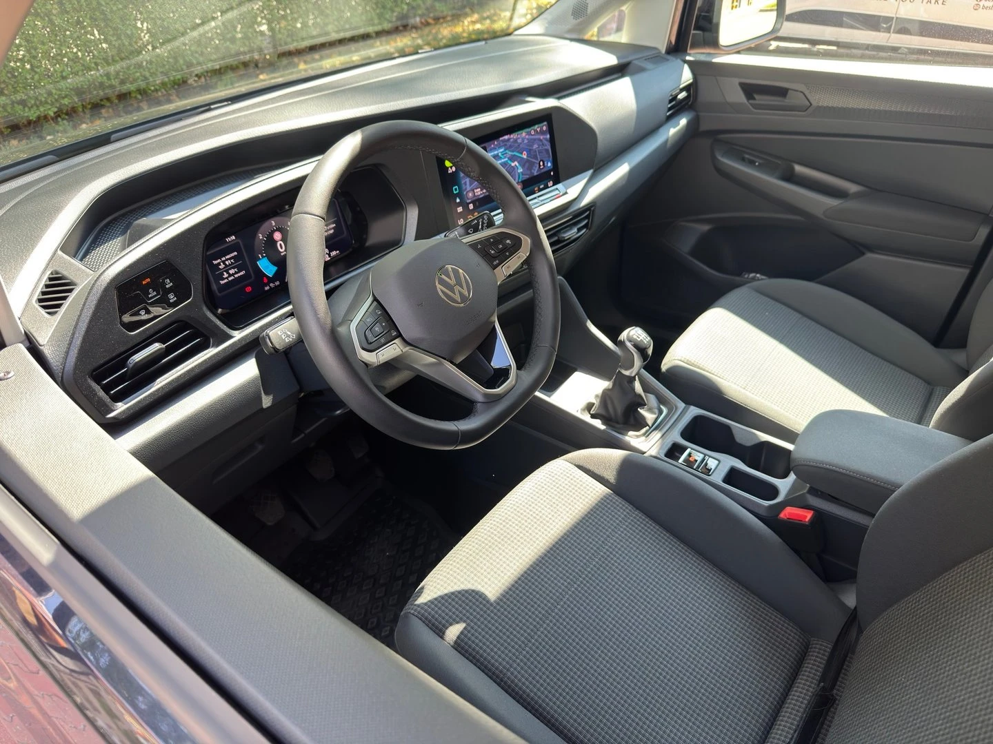 VW Caddy, снимка 5 - Автомобили и джипове - 56421127