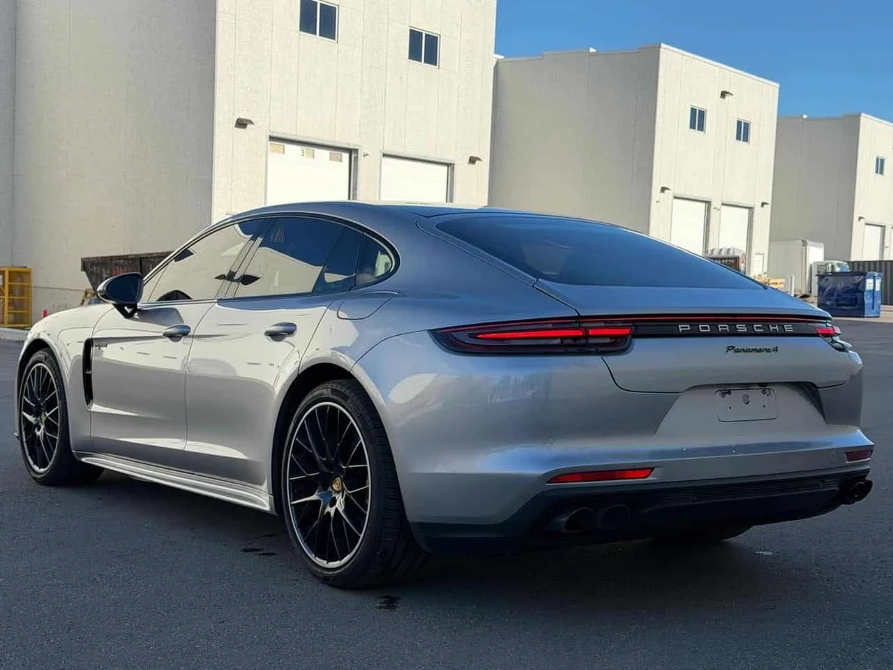 Porsche Panamera 4 E Hybrid AWD  CARFAX | Mobile.bg � ����������� 8