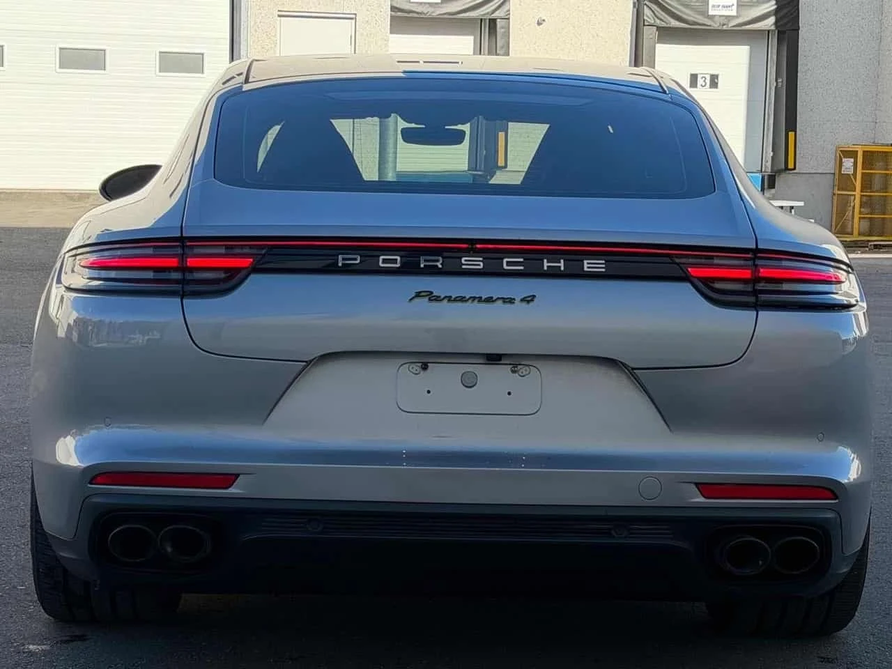 Porsche Panamera 4 E Hybrid AWD  CARFAX | Mobile.bg � ����������� 5