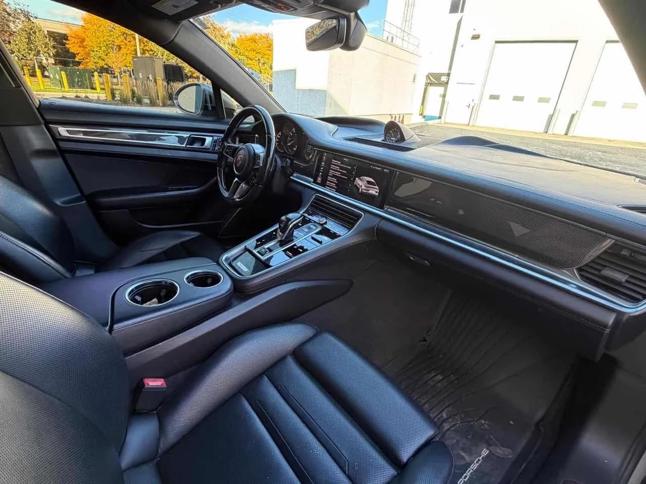 Porsche Panamera 4 E Hybrid AWD  CARFAX | Mobile.bg � ����������� 13