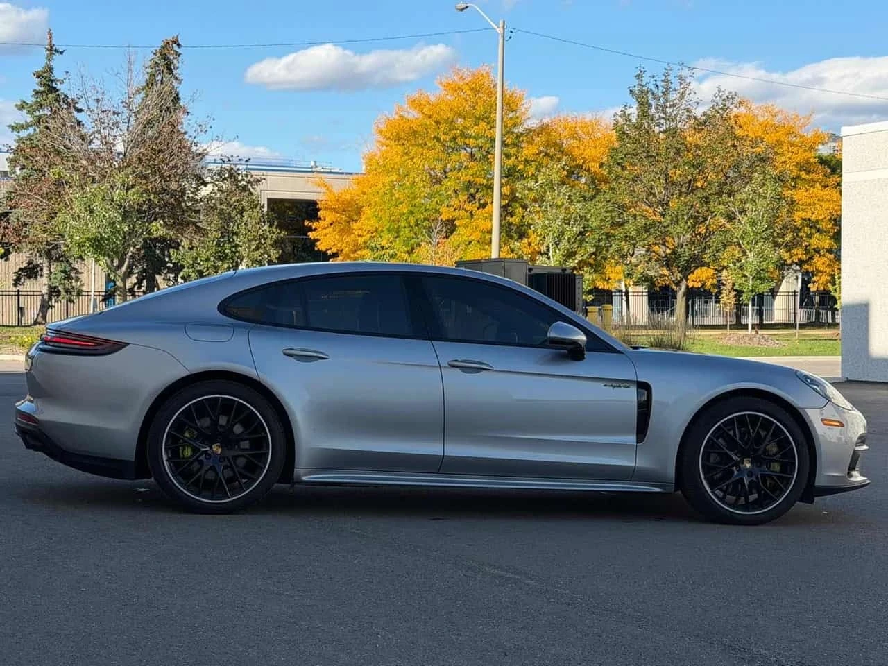 Porsche Panamera 4 E Hybrid AWD  CARFAX | Mobile.bg � ����������� 3