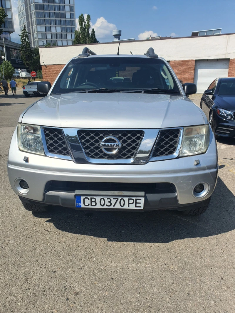 Nissan Navara, снимка 12 - Автомобили и джипове - 47527618