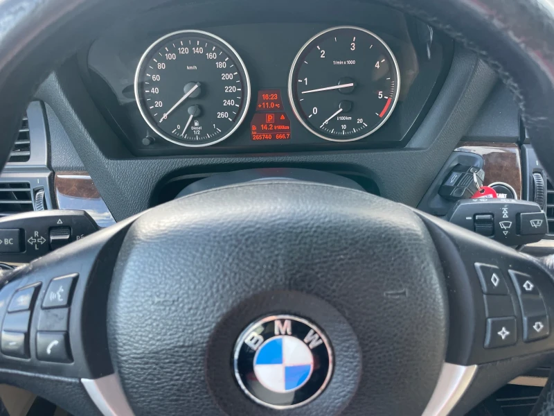 BMW X5 E70+ 3.0xDrive+ 235kc+ Xenon+ Теглич+ Кожа, снимка 14 - Автомобили и джипове - 44862211