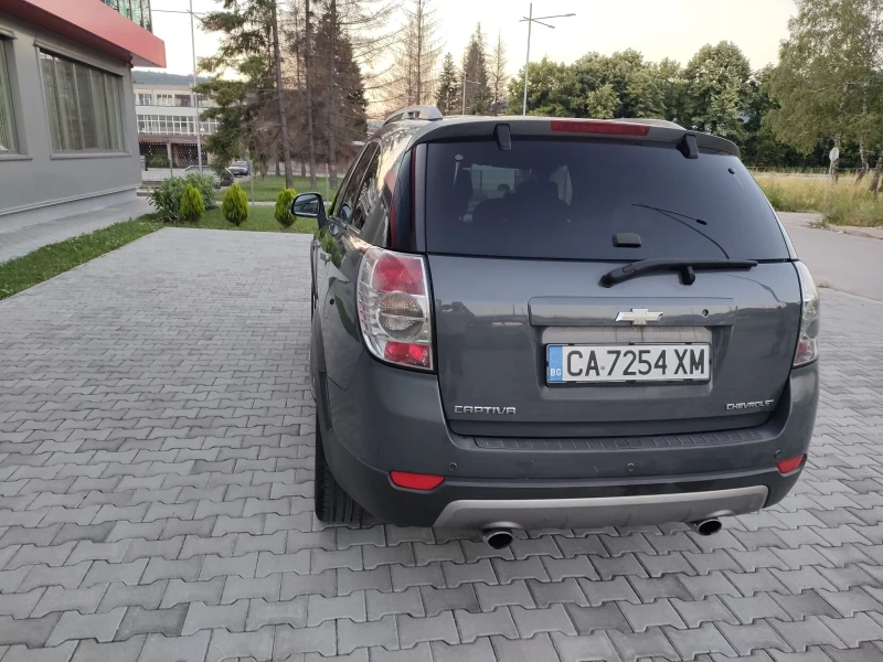 Chevrolet Captiva 2.2 CRDI, снимка 4 - Автомобили и джипове - 52425165