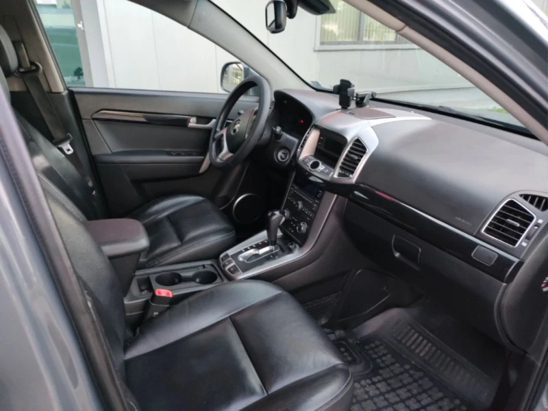 Chevrolet Captiva 2.2 CRDI, снимка 5 - Автомобили и джипове - 52425165