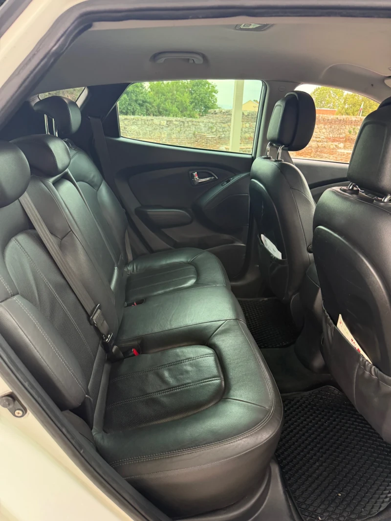 Hyundai IX35 1.7, снимка 10 - Автомобили и джипове - 52348409
