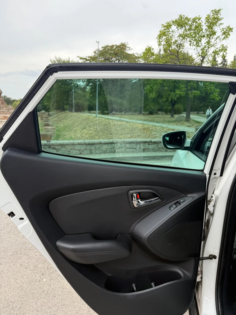 Hyundai IX35 1.7, снимка 14 - Автомобили и джипове - 52348409