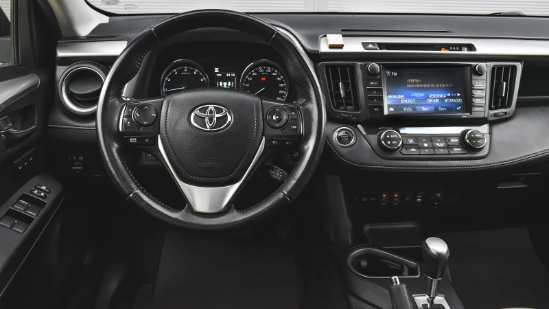Toyota Rav4 2.0 Luxury 4x4 Automatic, снимка 9 - Автомобили и джипове - 52077030