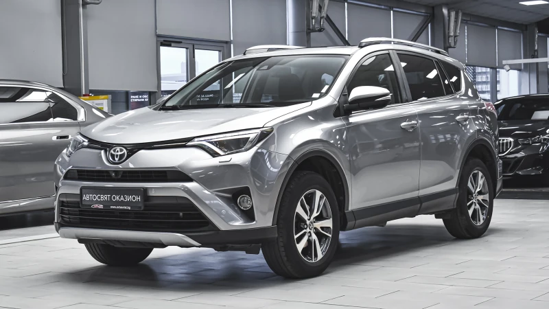 Toyota Rav4 2.0 Luxury 4x4 Automatic, снимка 4 - Автомобили и джипове - 52077030