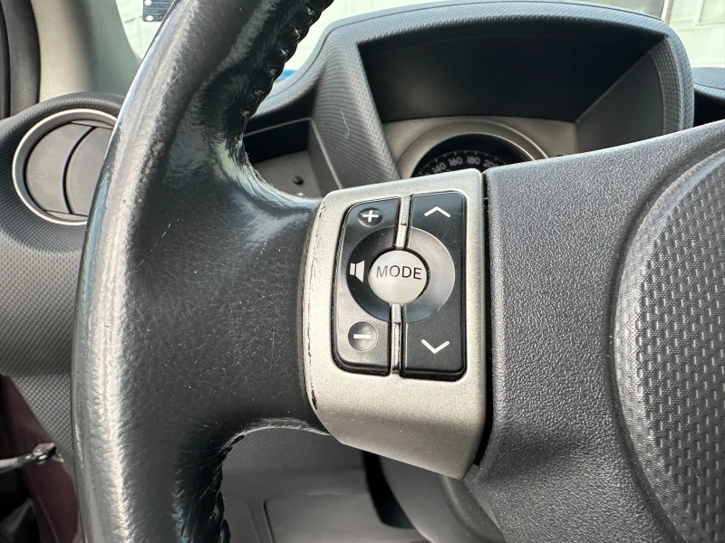 Toyota Urban Cruiser 1.3i 101 к.с. , снимка 17 - Автомобили и джипове - 52524156