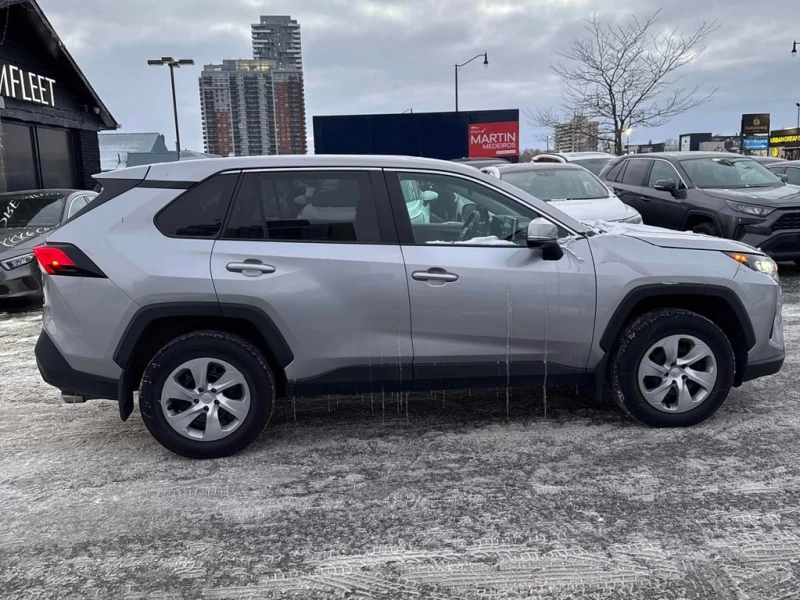 Toyota Rav4 * LE * CARFAX * БЕЗ ПЪРВОНАЧАЛНА ВНОСКА, снимка 3 - Автомобили и джипове - 52973201