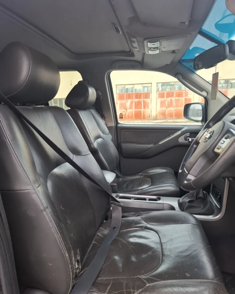 Nissan Navara 2.5 dCI Aventura , снимка 10 - Автомобили и джипове - 53490441