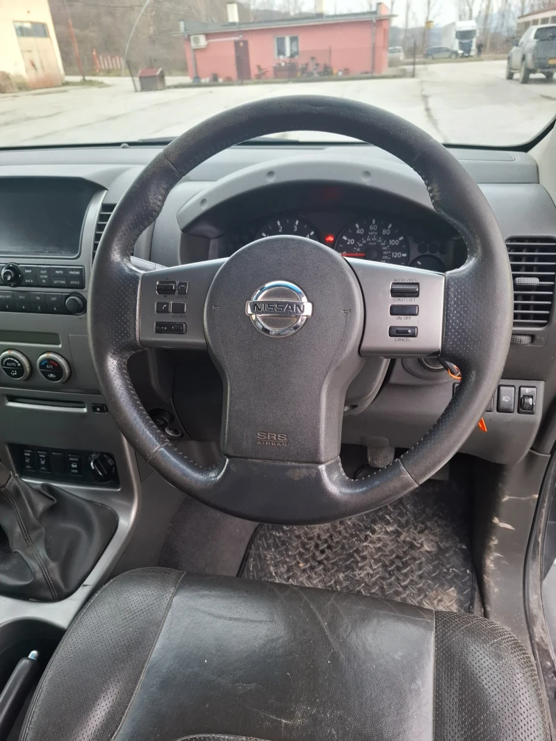 Nissan Navara 2.5 dCI Aventura , снимка 12 - Автомобили и джипове - 53490441
