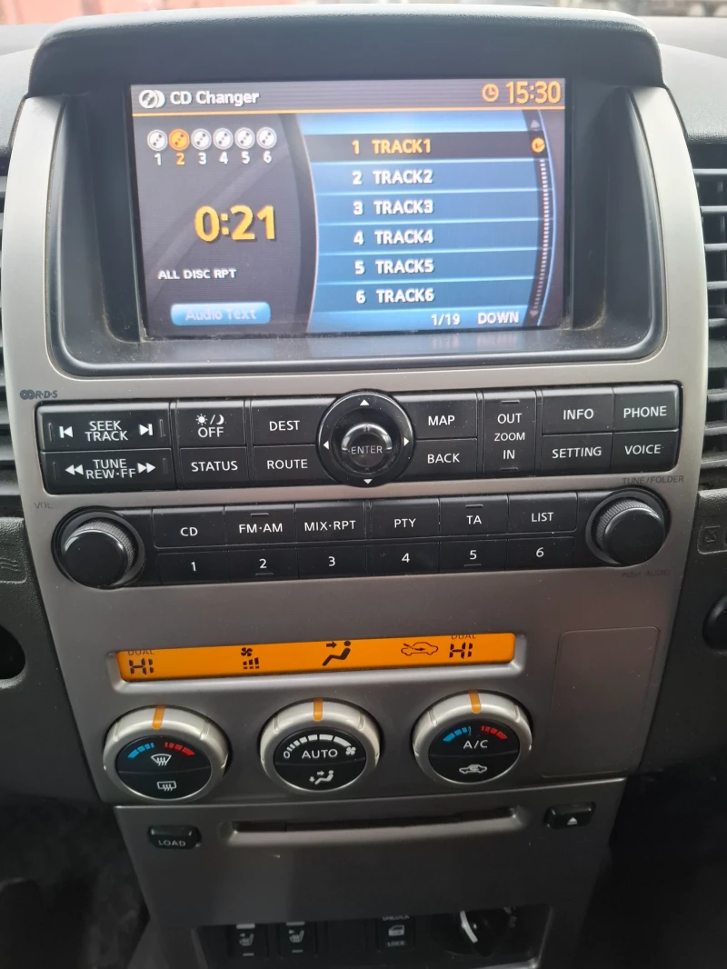 Nissan Navara 2.5 dCI Aventura , снимка 14 - Автомобили и джипове - 53490441