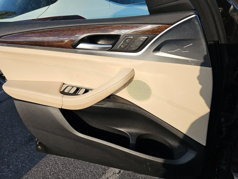 BMW X3 xDrive30i| ЕДИН СОБСТВЕНИК| ПАНОРАМА| ЗАДНА КАМЕРА, снимка 10 - Автомобили и джипове - 53111312