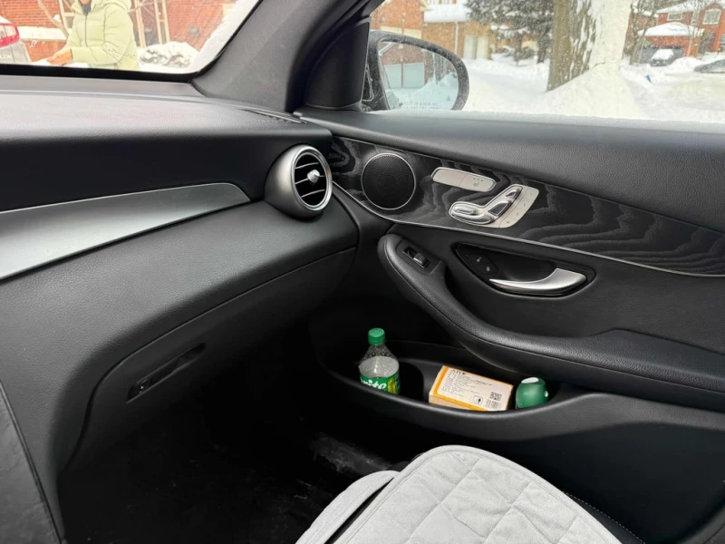 Mercedes-Benz GLC 300 * AWD (4MATIC) * CARFAX * БЕЗ ПЪРВОНАЧАЛНА ВНОСКА, снимка 10 - Автомобили и джипове - 53251743