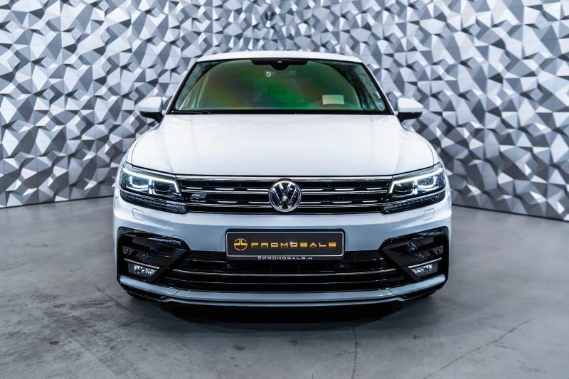 VW Tiguan R-Line 2.0d 4Motion* Camera, снимка 2 - Автомобили и джипове - 53380950