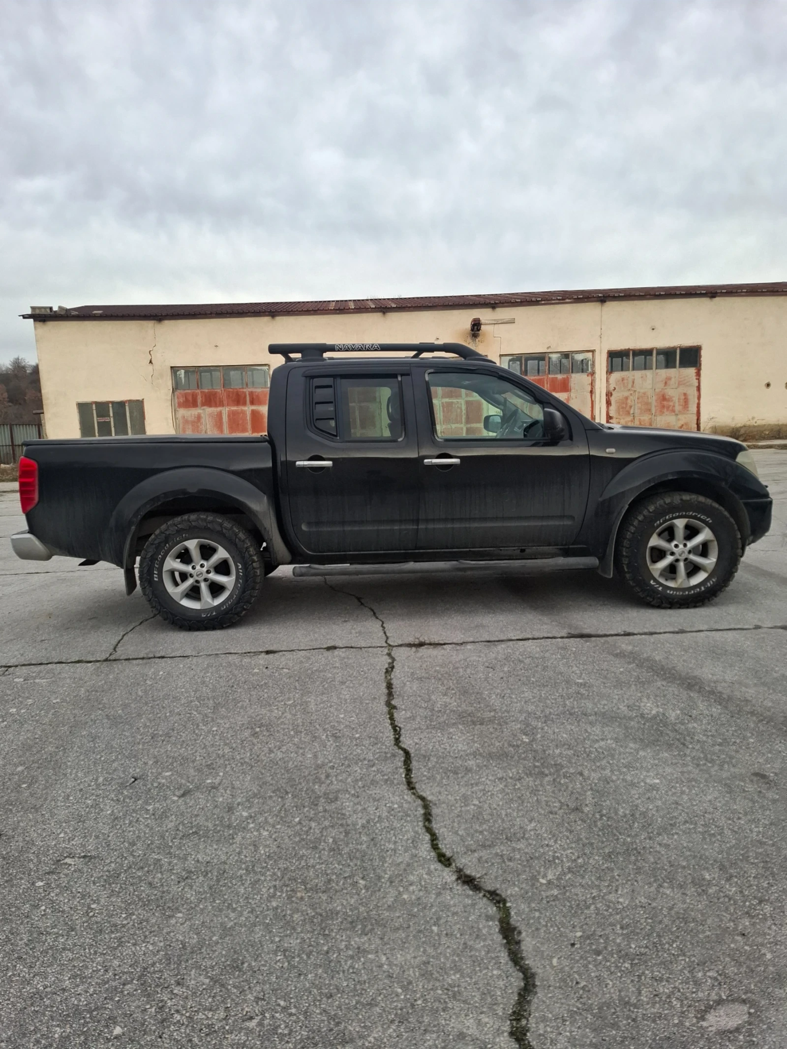 Nissan Navara 2.5 dCI Aventura , снимка 6 - Автомобили и джипове - 54197112