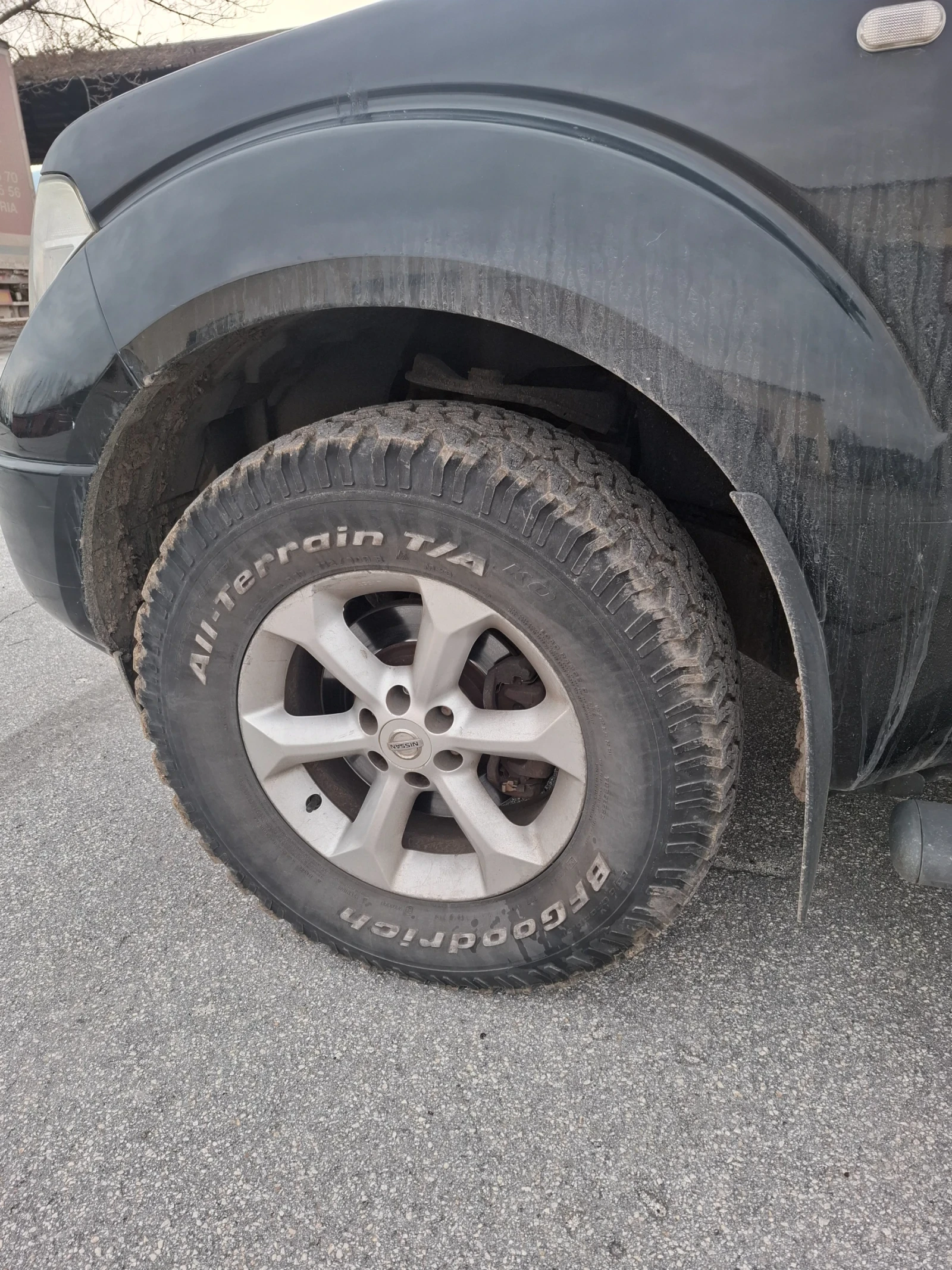 Nissan Navara 2.5 dCI Aventura , снимка 8 - Автомобили и джипове - 54197112