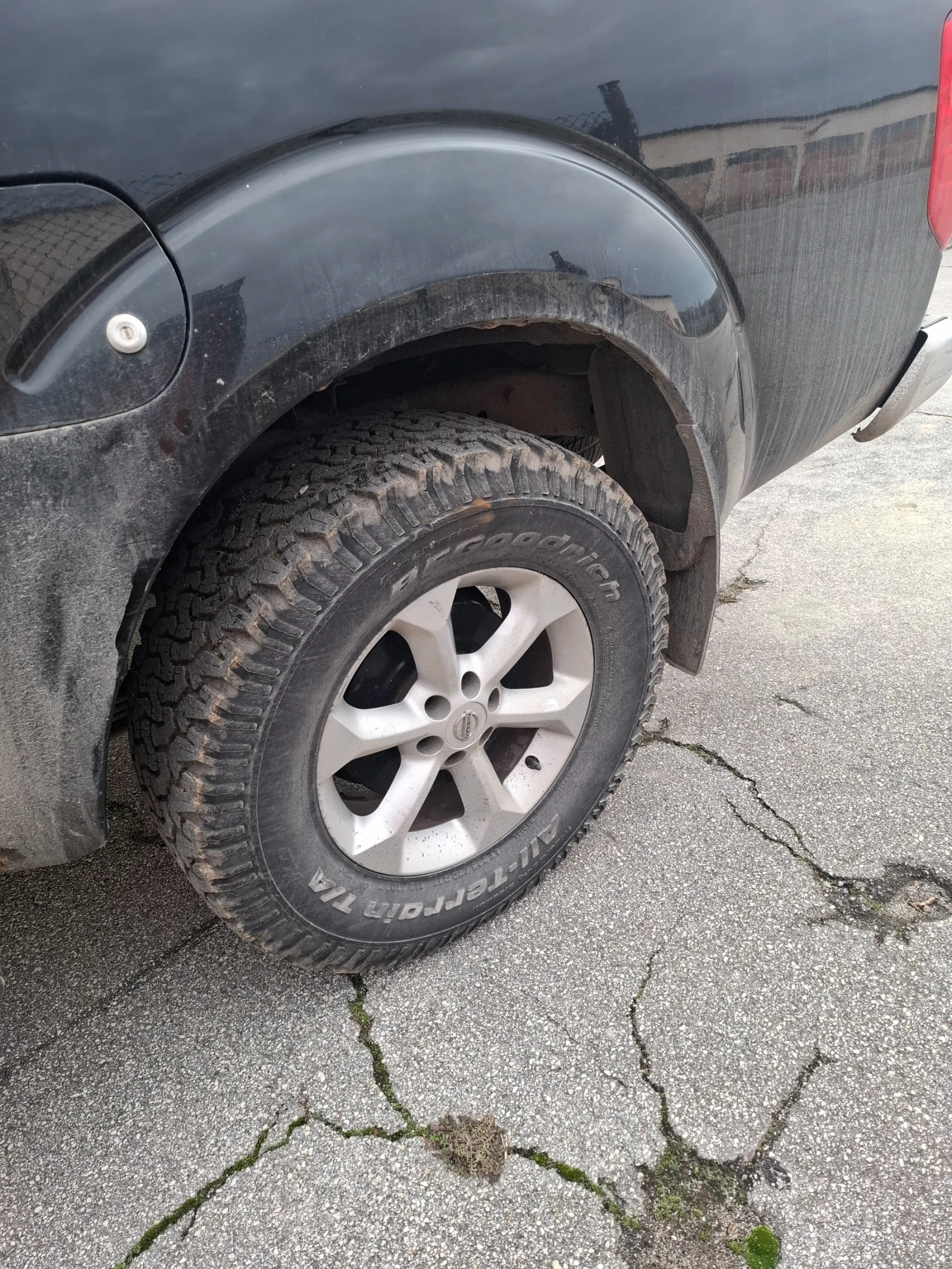 Nissan Navara 2.5 dCI Aventura , снимка 9 - Автомобили и джипове - 54197112