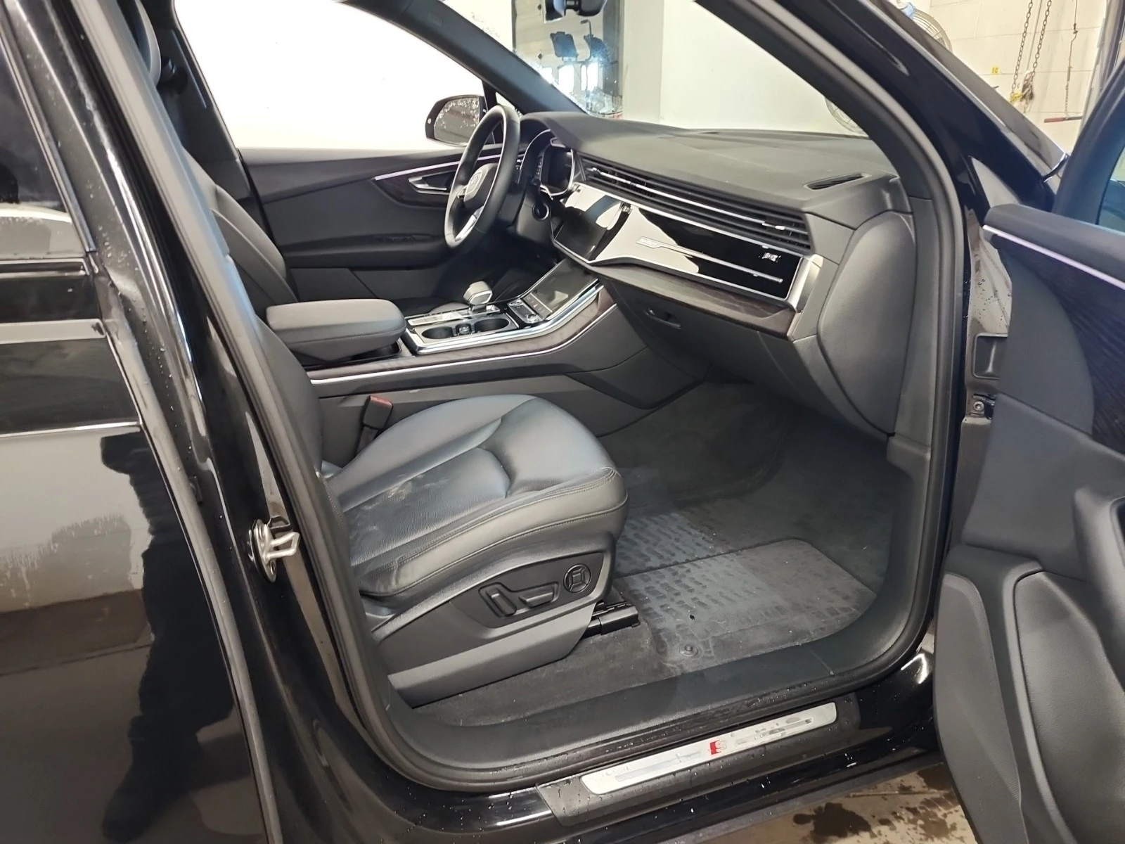 Audi Q7 55TFSI * PROGRESSIV * ОБДУХВАНЕ * CARFAX * , снимка 10 - Автомобили и джипове - 54318201