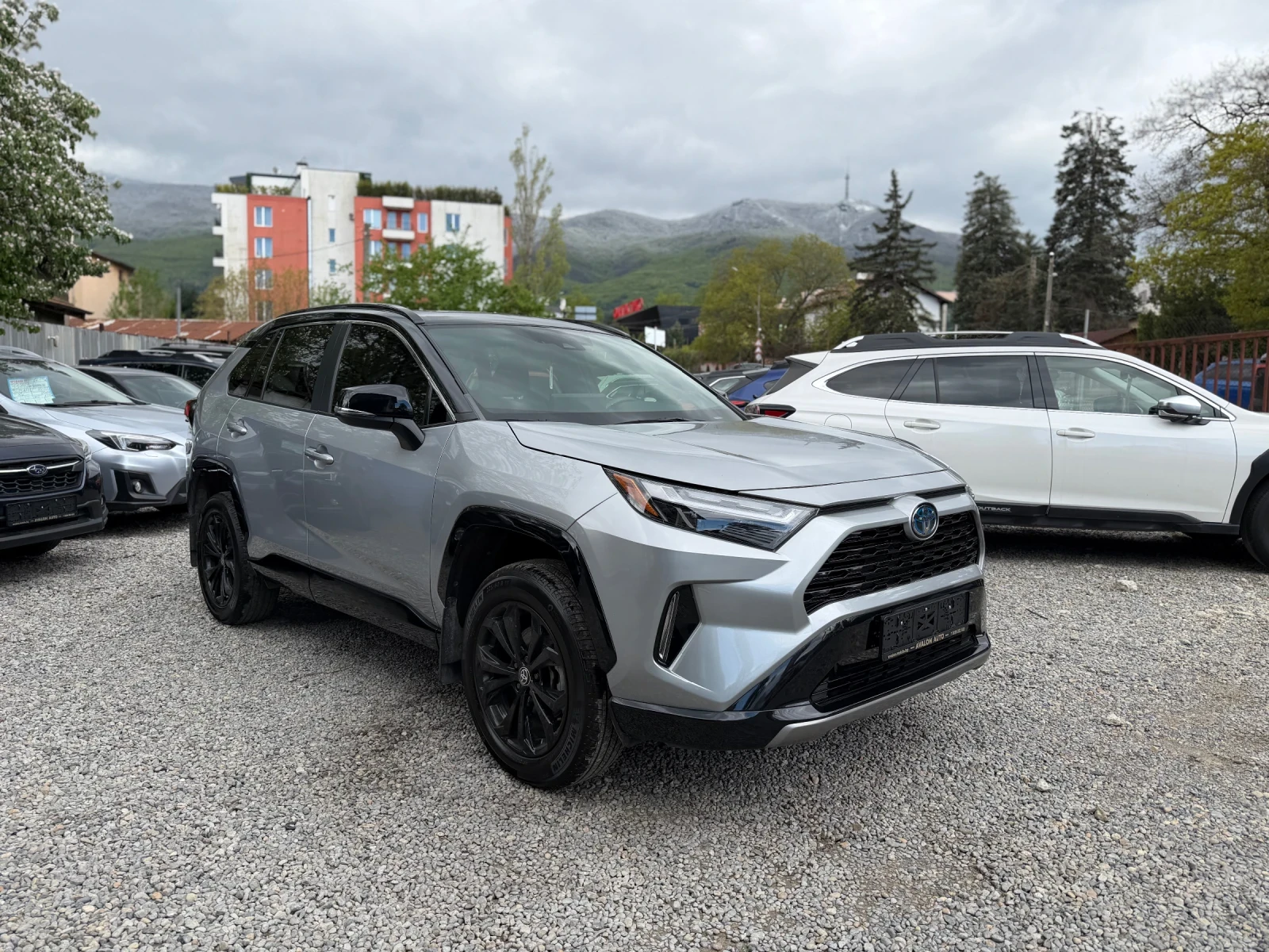 Toyota Rav4 2.5* LUXURY* 4X4* CAM* KEYLESS* DISTR* , снимка 3 - Автомобили и джипове - 54387235