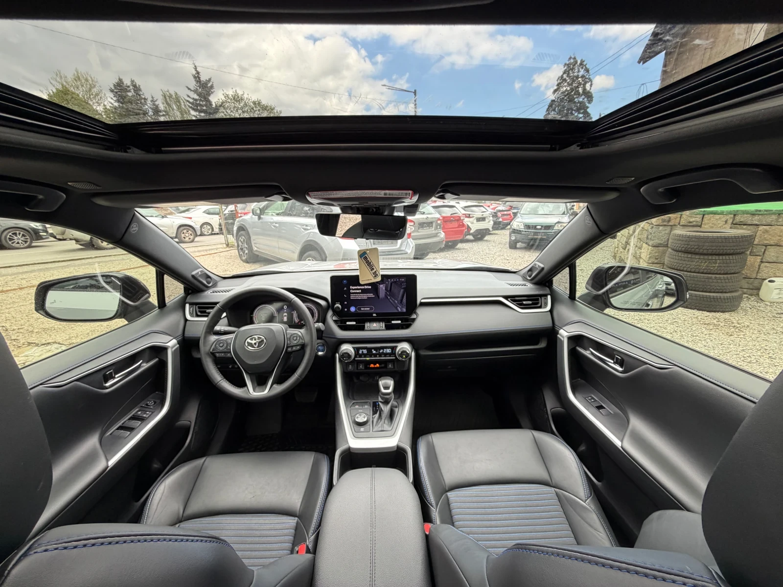 Toyota Rav4 2.5* LUXURY* 4X4* CAM* KEYLESS* DISTR* , снимка 11 - Автомобили и джипове - 54387235