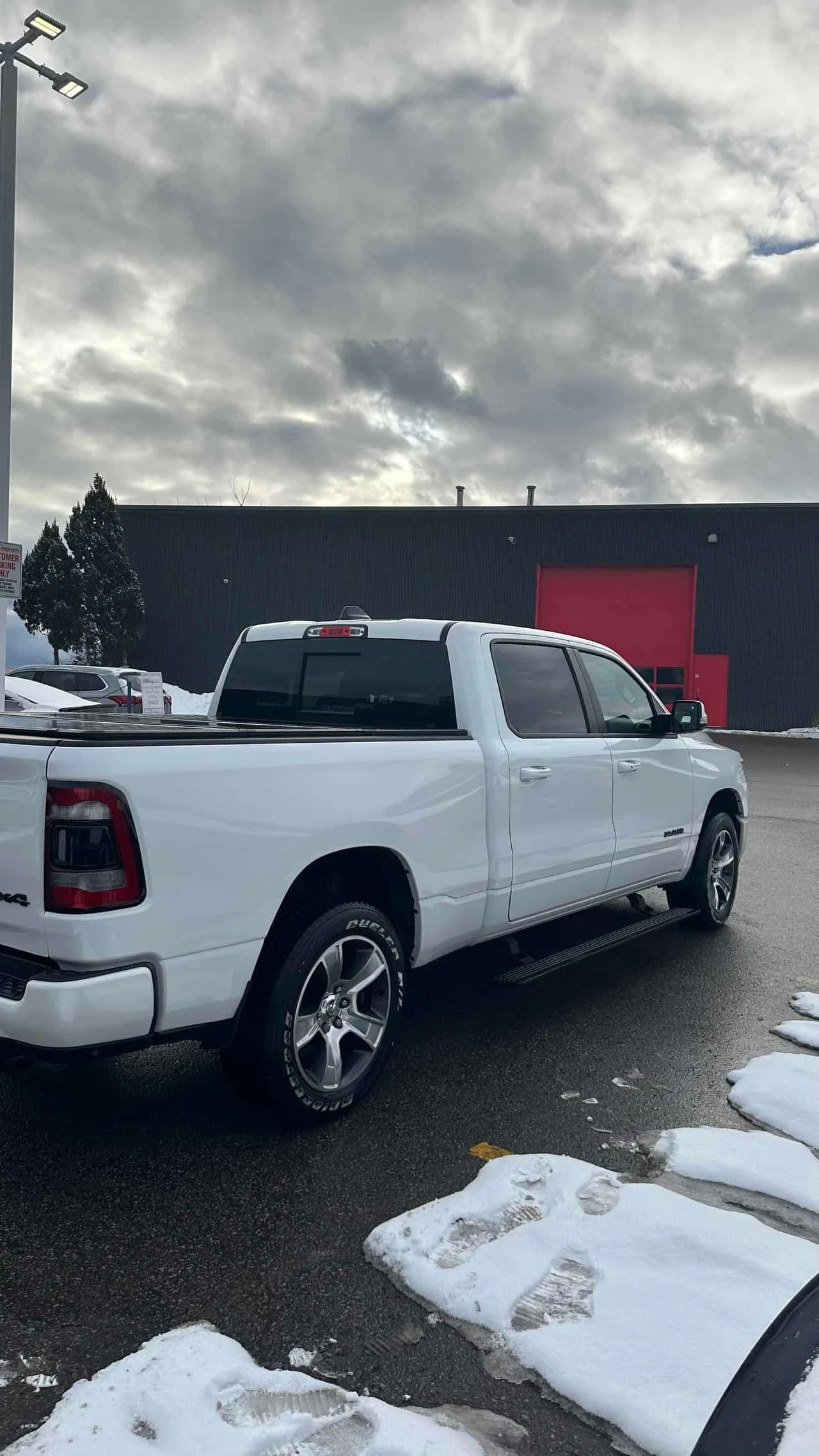 Dodge RAM 1500  | Sport 5.7L | 360 | CARFAX  | Mobile.bg � ����������� 3