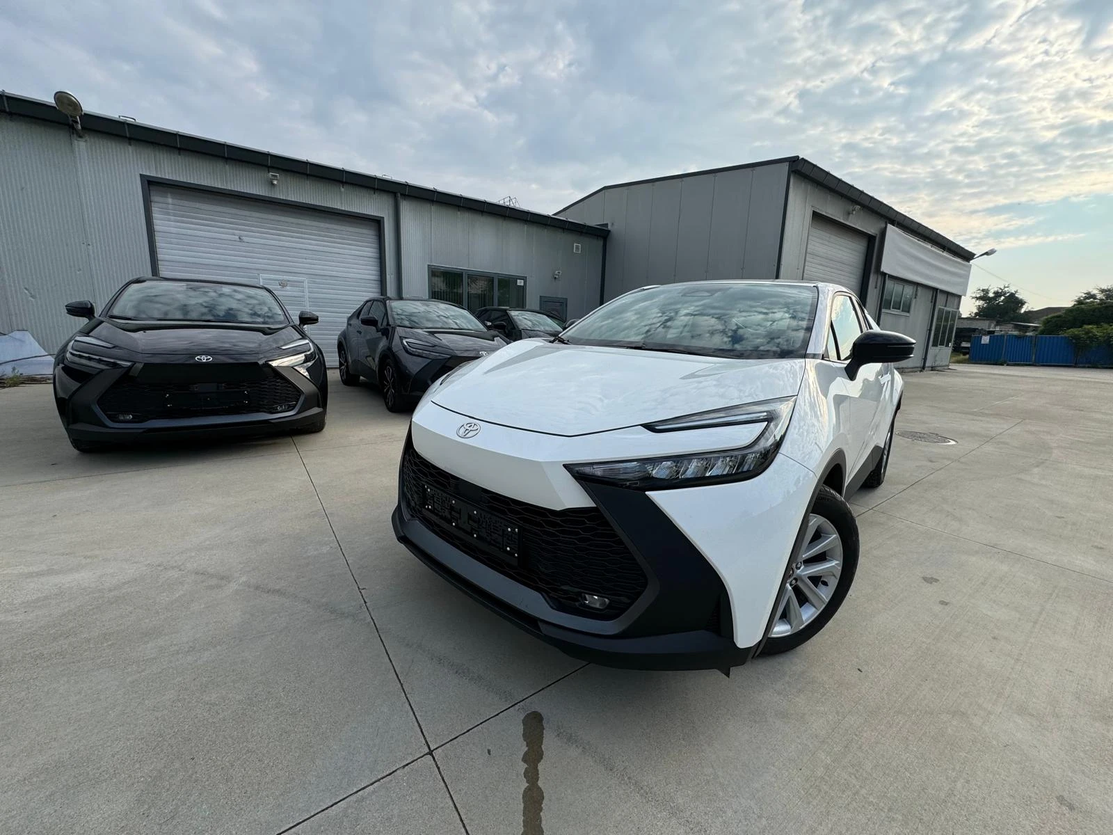 Toyota C-HR HYBRID 1.8, снимка 11 - Автомобили и джипове - 54823919