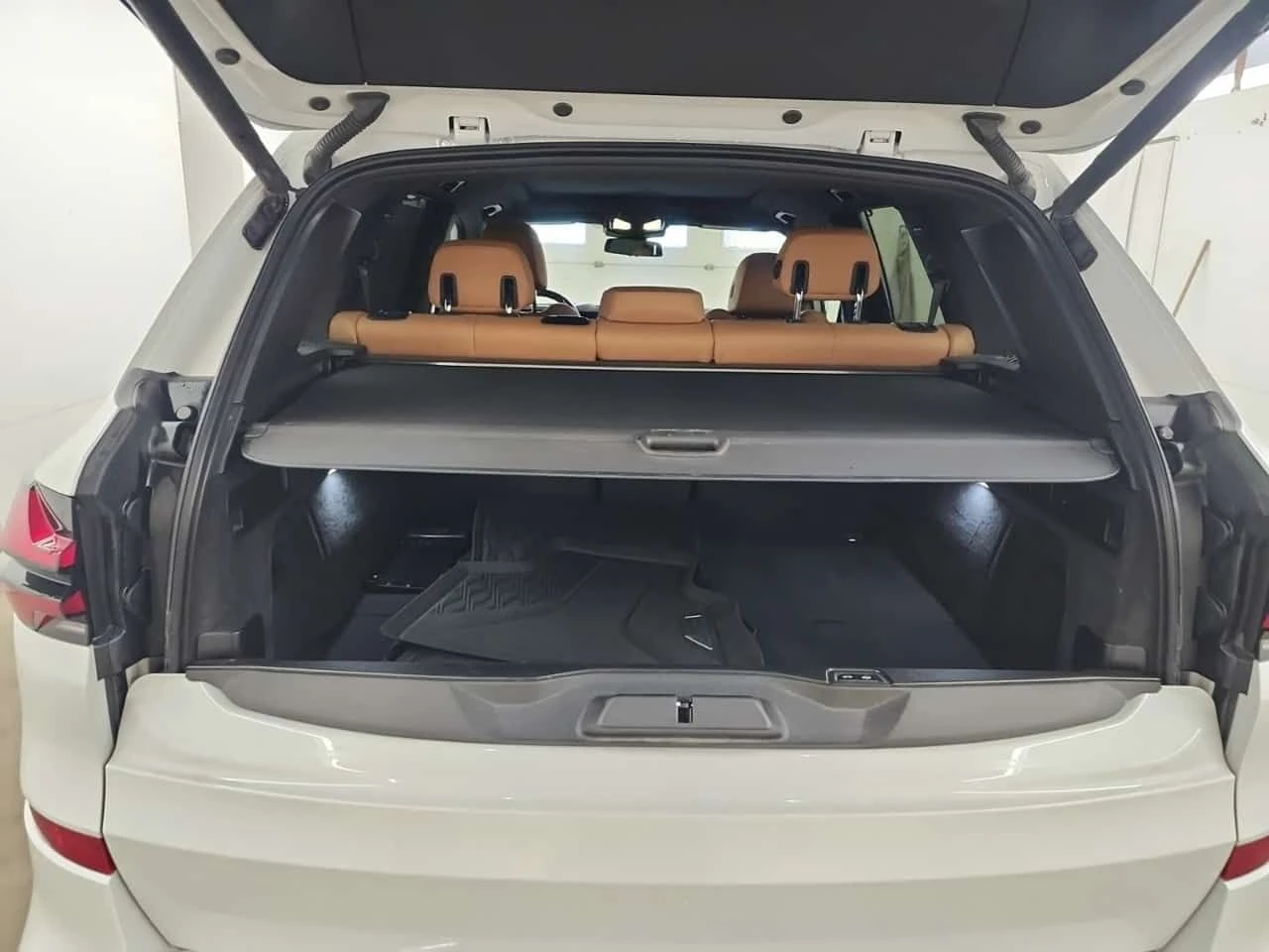 BMW X5 XDRIVE50E  CARFAX, снимка 14 - Автомобили и джипове - 54969647
