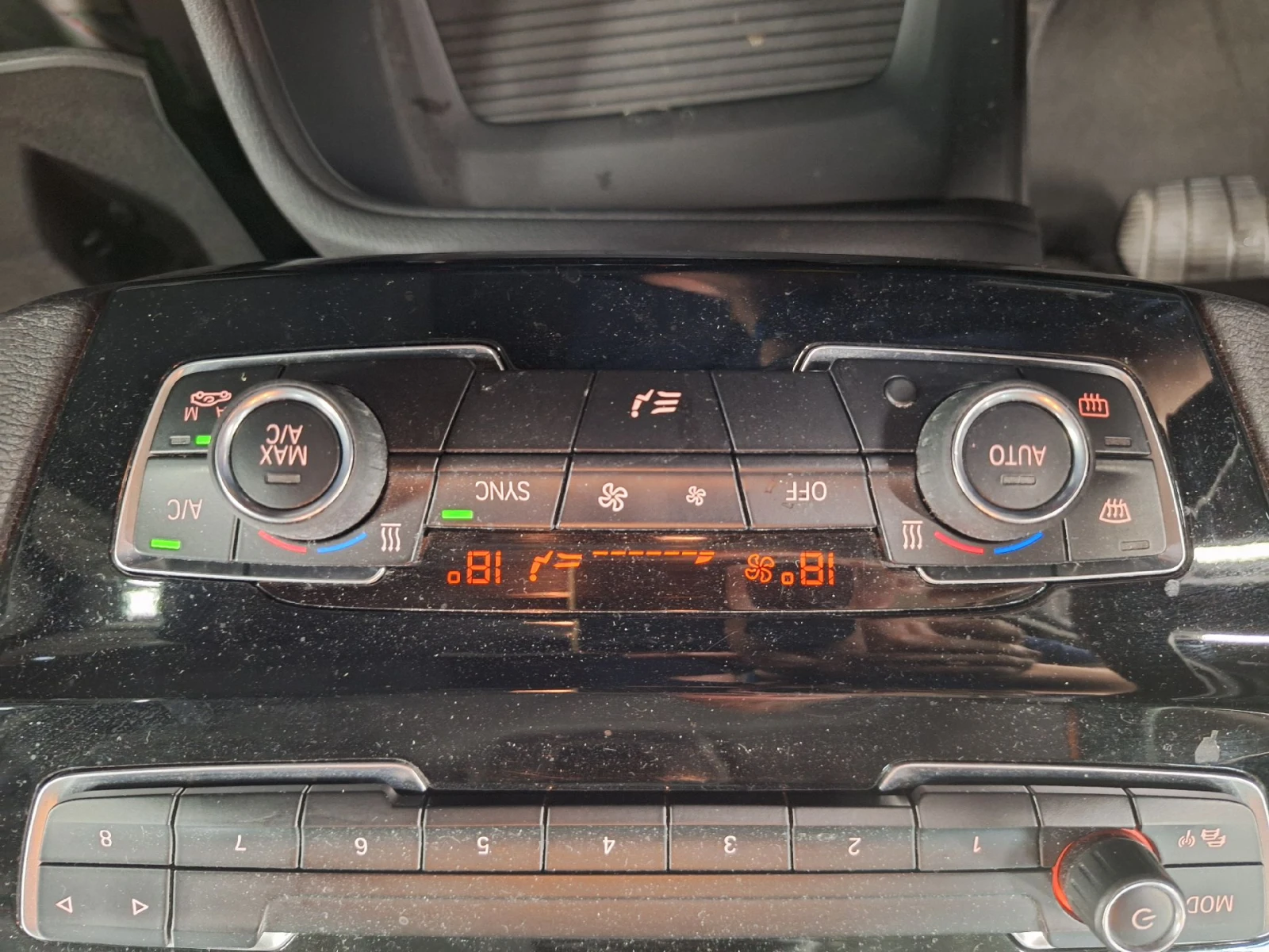 BMW X1 18d Lounge, снимка 13 - Автомобили и джипове - 55392402