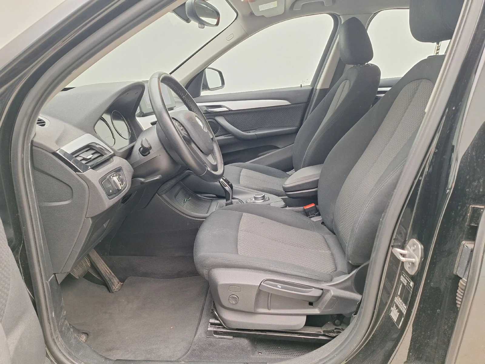 BMW X1 18d Lounge, снимка 7 - Автомобили и джипове - 55392402