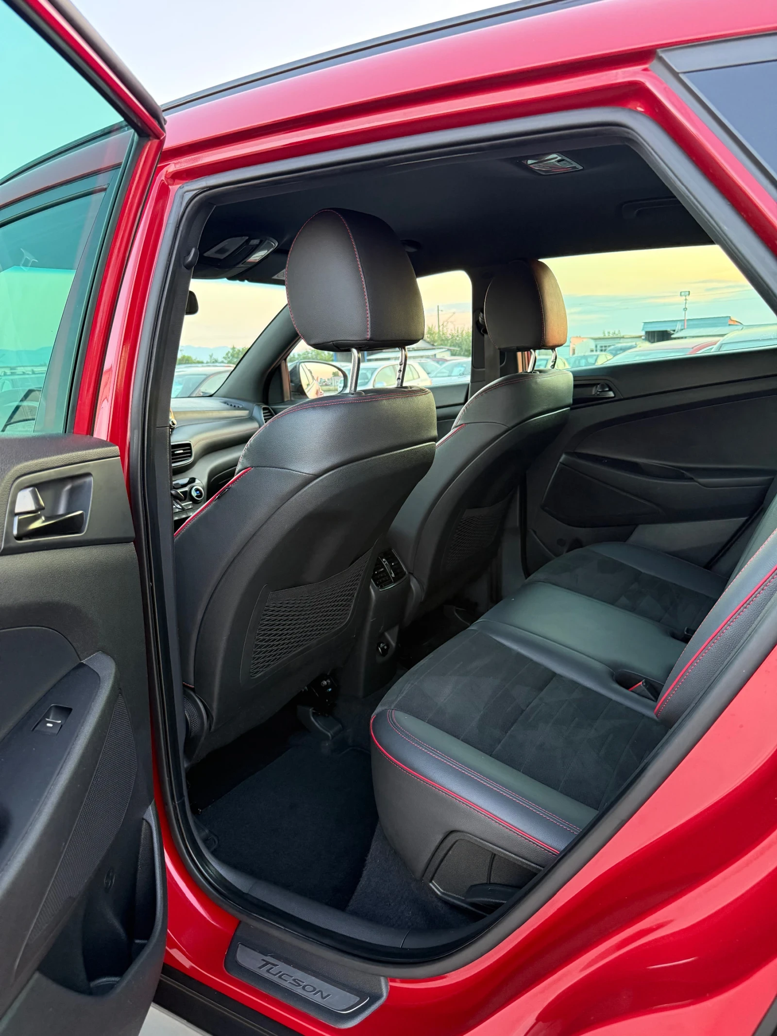 Hyundai Tucson 1.6 CRDi N-LINE, снимка 8 - Автомобили и джипове - 55768225