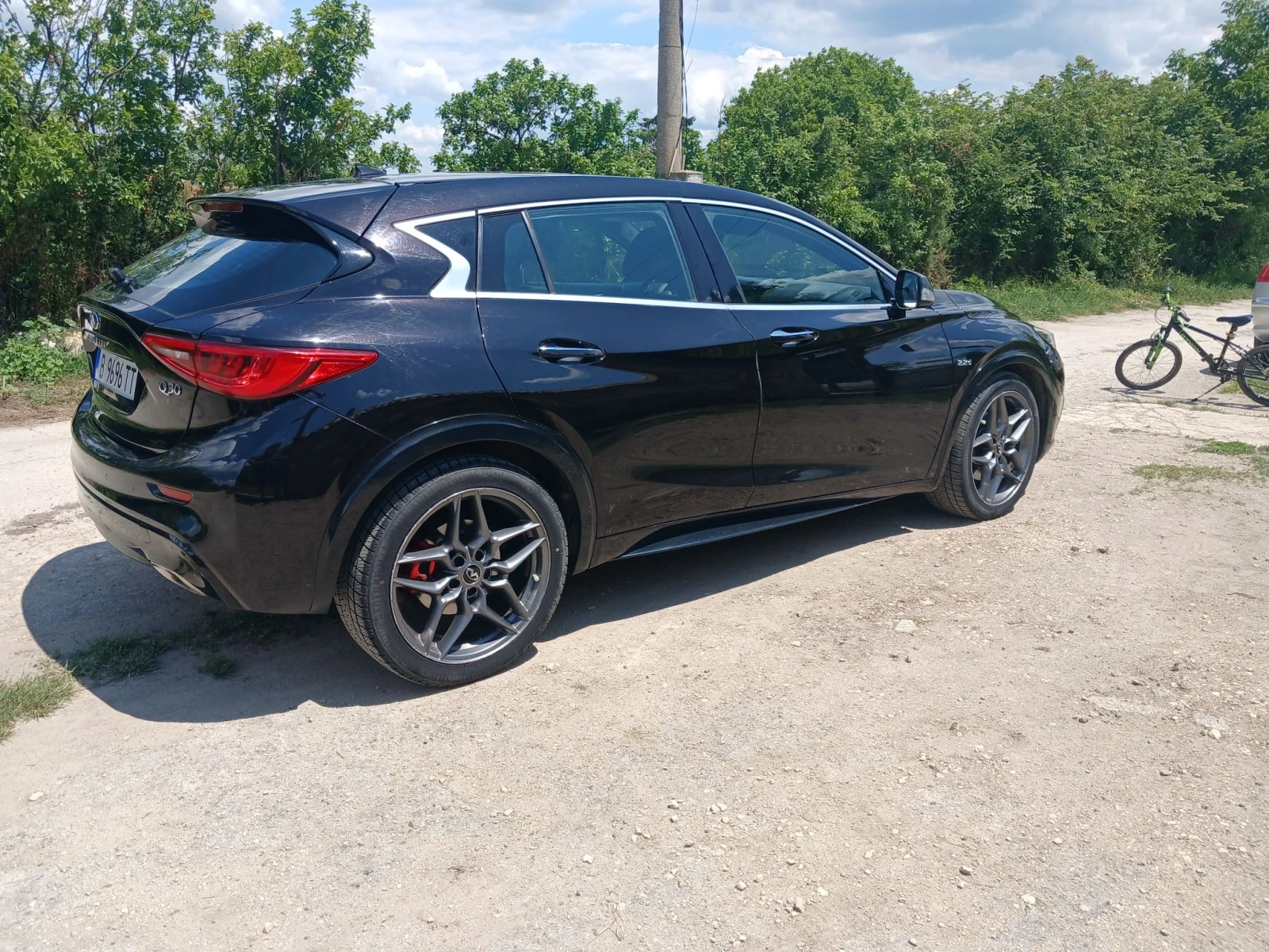 Infiniti Q30 4х4 2.2 170к. Бартер, снимка 5 - Автомобили и джипове - 55996588