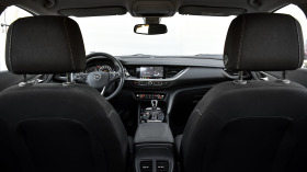 Opel Insignia Grand Sport 2.0d Business Edition Automatic, снимка 8 - Автомобили и джипове - 42826537