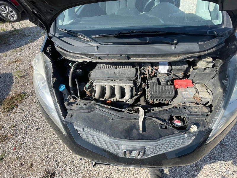 Honda Jazz 1.4i, снимка 9 - Автомобили и джипове - 46446491