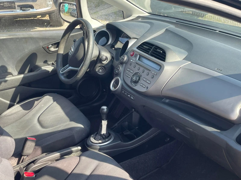 Honda Jazz 1.4i, снимка 6 - Автомобили и джипове - 46446491