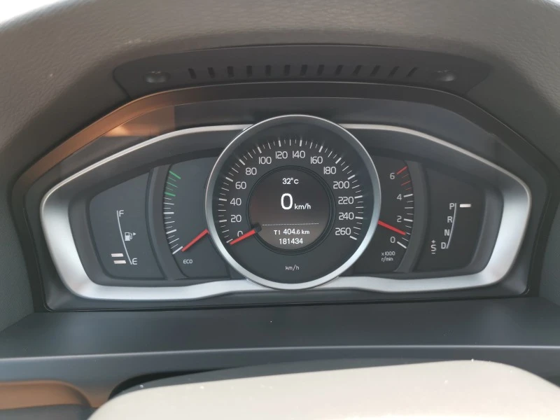 Volvo V60 Cross Country 2.0 D3 A KINETIC, снимка 16 - Автомобили и джипове - 46705511