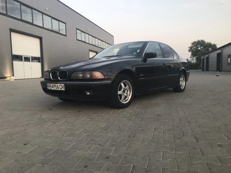 BMW 520 520i, снимка 1 - Автомобили и джипове - 47572237