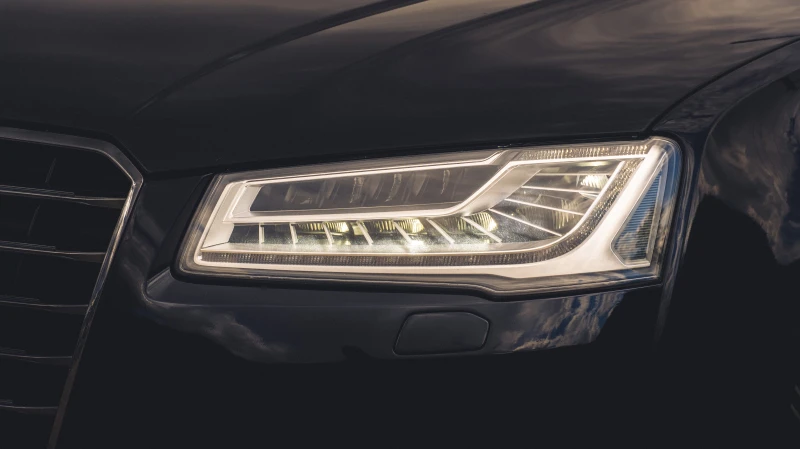 Audi A8 4.2 TDI QUATRO MATRIX, снимка 2 - Автомобили и джипове - 52543031