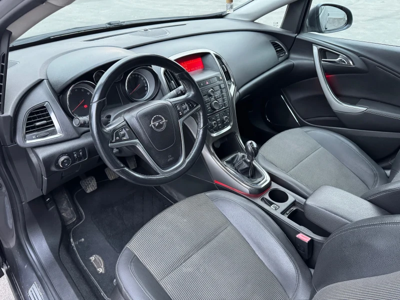 Opel Astra 1.6i 116k.c. * Cosmo * Bluetooth * AUX * Климатрон, снимка 9 - Автомобили и джипове - 52861534