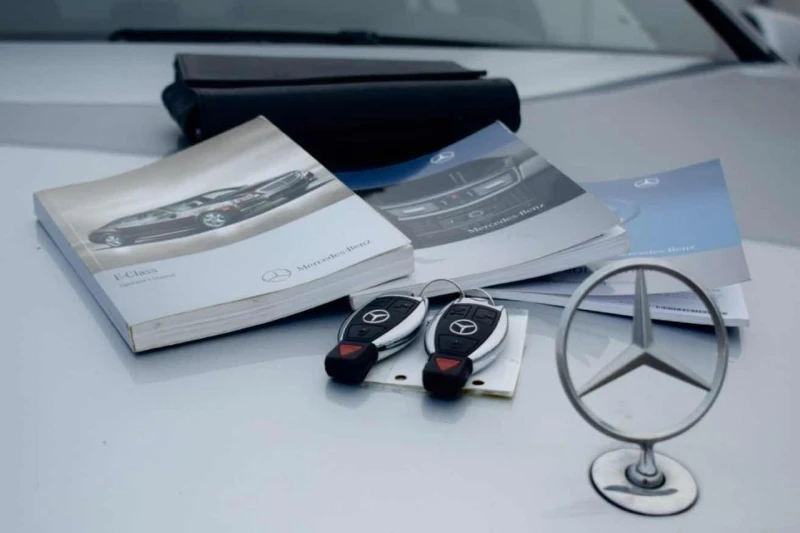 Mercedes-Benz E 500 4M* AMG* 5.5* Въздух* Обдух* Масаж* Keyless* Пано*, снимка 8 - Автомобили и джипове - 53502152