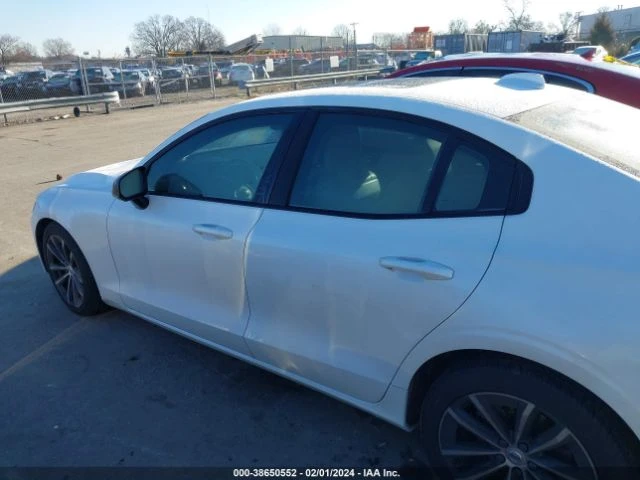 Volvo S60 T5 MOMENTUM, снимка 2 - Автомобили и джипове - 47595361