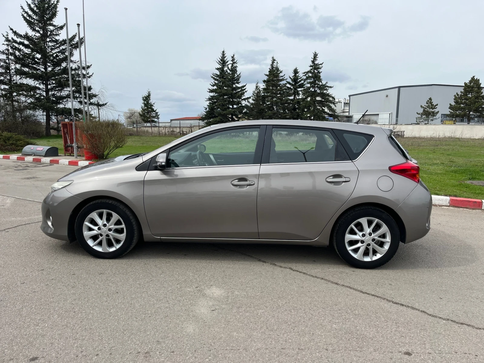 Toyota Auris 1.4 D4D - изображение 6